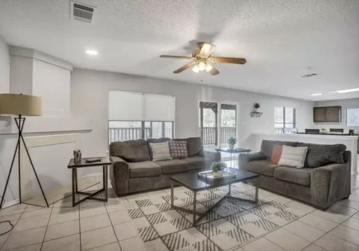 Charming Austin home on a quiet street near parks