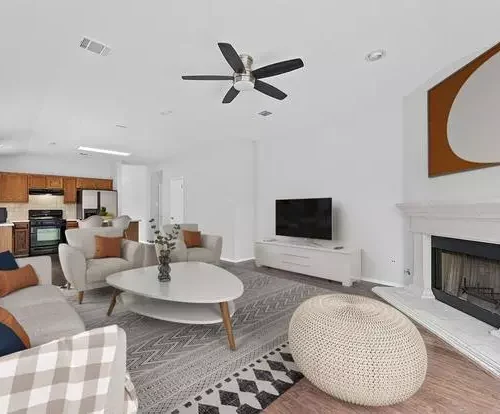 Spacious & comfy Willow Run home by Mills Pond