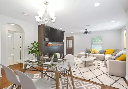 Private room in Vibrant North Oak Cliff home with backyard oasis