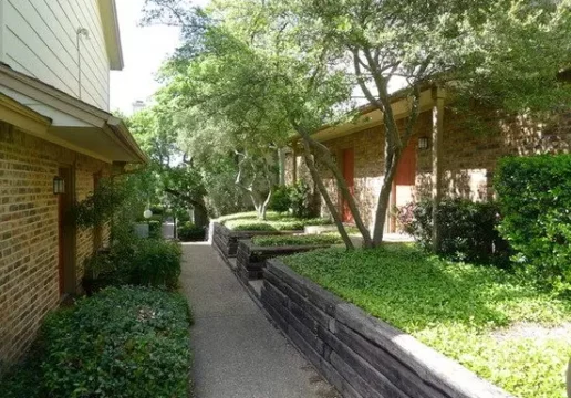 Springtree Crossing