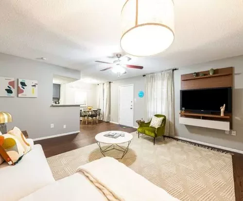 Polaris On The Park - Renovated Apartments. Best Prices In South Austin.
