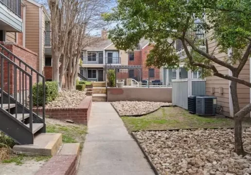 502 North - Move In Today!