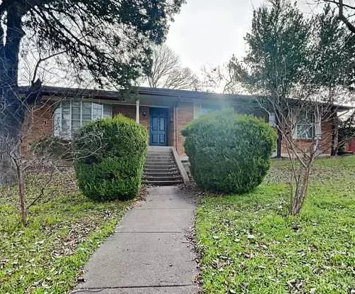 3240 Springwood Lane Dallas Tx