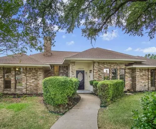 Spacious Richland Park Estates home with backyard and patio