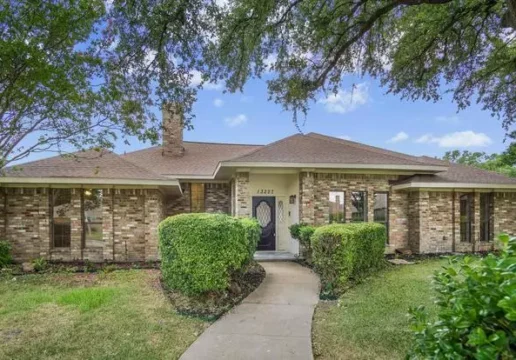 Spacious Richland Park Estates home with backyard and patio