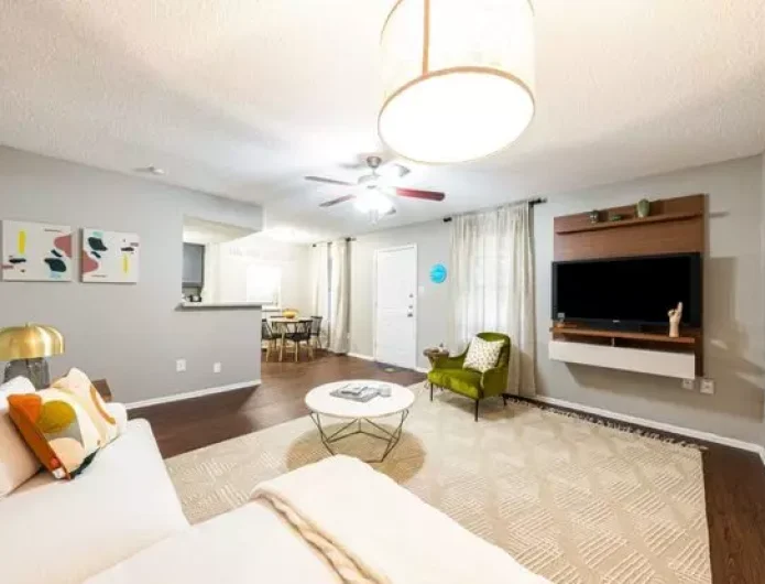 Polaris On The Park - Renovated Apartments. Best Prices In South Austin.