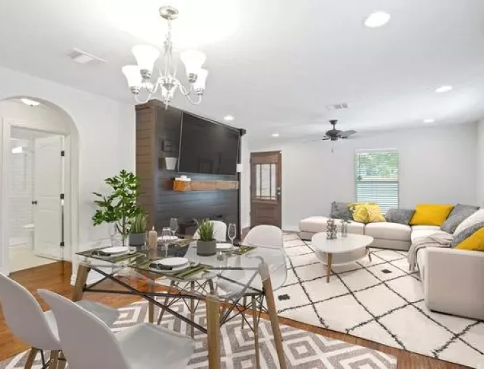 Private room in Vibrant North Oak Cliff home with backyard oasis